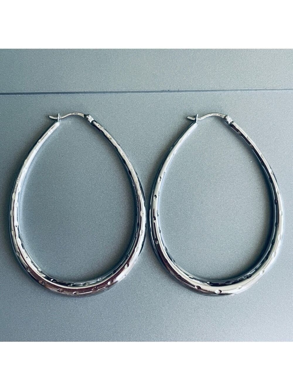 Annika Witt Textured Large Oval Hoop Hammered Sterling Silver Earrings A… - Picture 5 of 8
